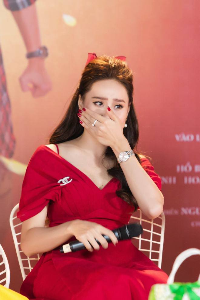 Tình cũ Minh Luân phát khóc khi phải bán xe lấy tiền làm phim, từng cắt cổ tay vì stress - 3