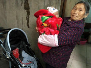 Bà bầu - Tái hôn với chồng mới, mẹ 62 tuổi xin trứng con gái ruột để đẻ thêm