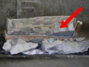 Tin tức - Khối bê tông trong phòng giặt ủi bốc mùi hôi thối, chủ nhà đập ra phát hiện điều kinh hãi