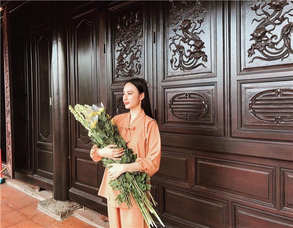 Angela Phương Trinh diện váy đỏ rực mừng tuổi mới, chẳng hở hang mà xinh xuất sắc - 8