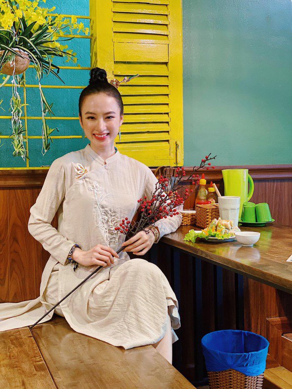 Angela Phương Trinh diện váy đỏ rực mừng tuổi mới, chẳng hở hang mà xinh xuất sắc - 5