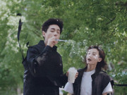 Giải trí - Phim Trung lừa khán giả lộ liễu: Uống trà sữa thổi ra bong bóng, rửa ruột bằng nước rửa bát