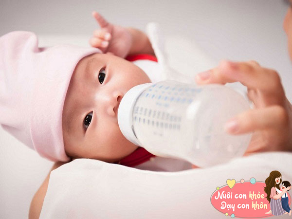 Uống sữa trước hay sau ăn tốt nhất? Chuyên gia mách mẹ cho con uống sữa đúng cách - 4