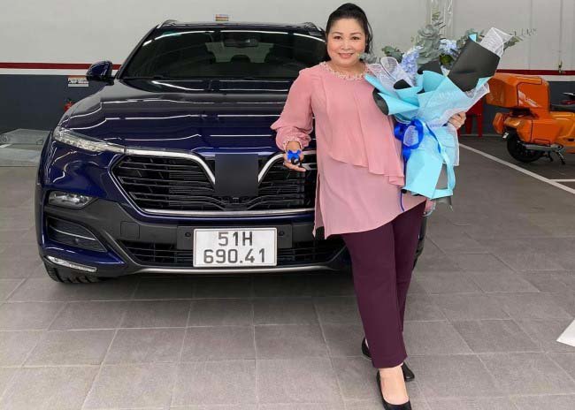 Sao Việt tậu xế đón Tết: Xe Cường Đô La tặng vợ vượt giá xe Minh Hằng, Hồ Ngọc Hà - 9