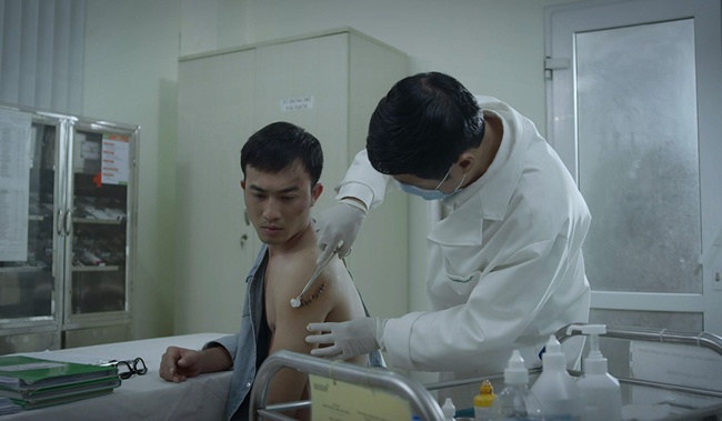 Bà Cúc Hướng Dương Ngược Nắng lộ mặt thật: Vừa hại Phúc nhiễm HIV, lại sắp ra tay với Kiên? - 4