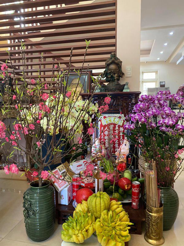Sao Việt dọn nhà, khoe bàn thờ Tết: Biệt thự trắng của Tăng Thanh Hà nổi bật nhất - 17