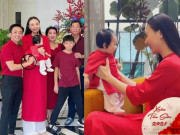 Làm mẹ - Cường Đôla chụp ảnh cho vợ con ngày đầu năm, Suchin diện áo dài, đã biết tự giữ lì xì
