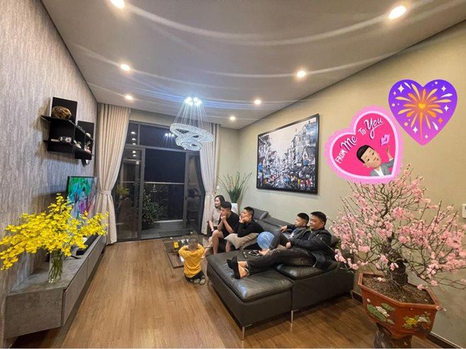 Tết của MC VTV: Mai Ngọc khoe amp;#34;mẹ quá trẻamp;#34;, Trần Ngọc bế con trai bụ bẫm đi chơi - 18