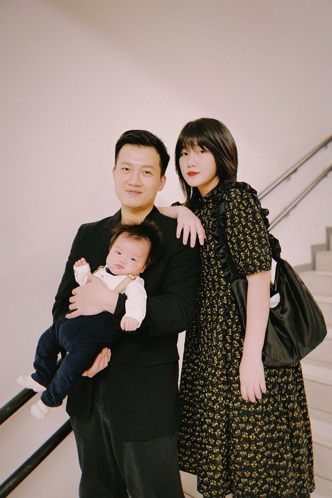 Tết của MC VTV: Mai Ngọc khoe amp;#34;mẹ quá trẻamp;#34;, Trần Ngọc bế con trai bụ bẫm đi chơi - 9