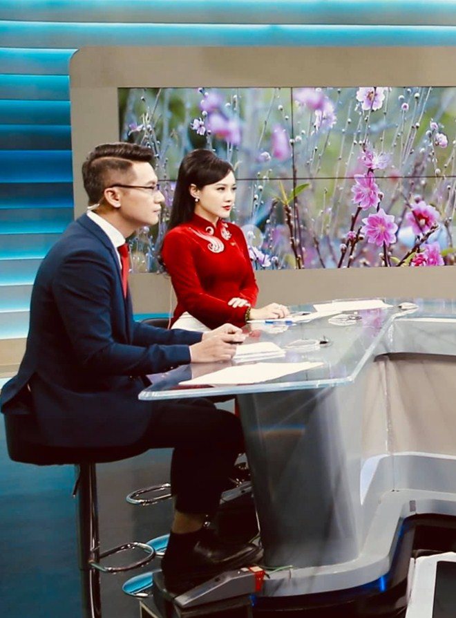 Tết của MC VTV: Mai Ngọc khoe amp;#34;mẹ quá trẻamp;#34;, Trần Ngọc bế con trai bụ bẫm đi chơi - 17