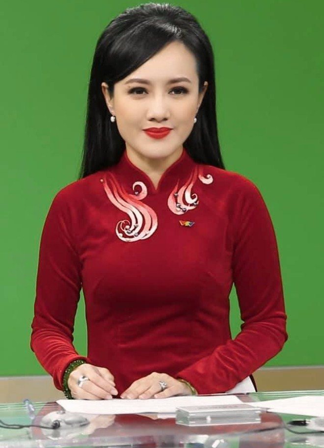 Tết của MC VTV: Mai Ngọc khoe amp;#34;mẹ quá trẻamp;#34;, Trần Ngọc bế con trai bụ bẫm đi chơi - 15