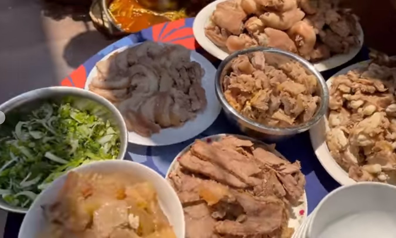 Xông nhà Minh Hằng, siêu đầu bếp được đãi món bún bò Huế mà khen nức nở - 5