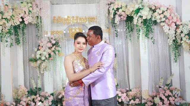 Chú rể 52 tuổi kết hôn với cô dâu 19 tuổi, sự chênh lệch nhan sắc gây ...