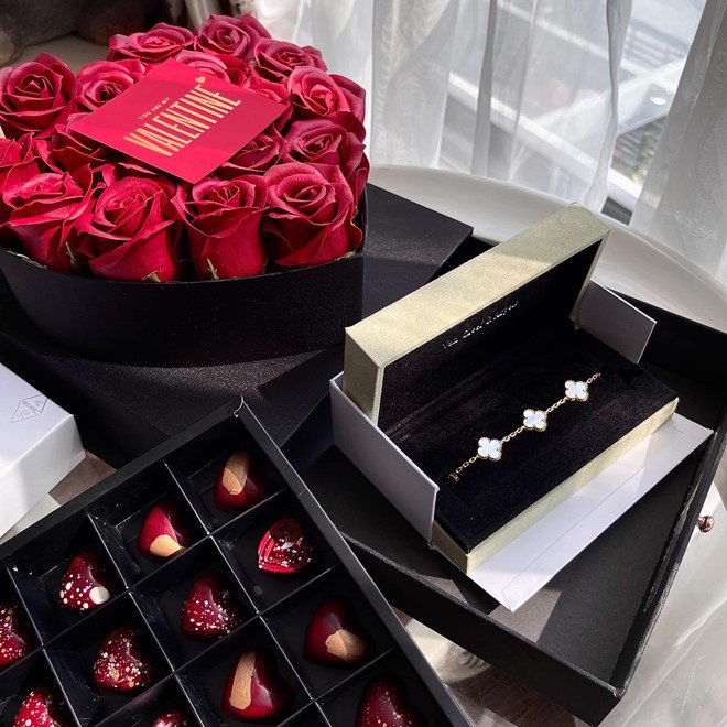 Cựu tiếp viên hàng không má lúm từng lên Người Ấy Là Ai, giờ hạnh phúc bên chồng giám đốc - 7