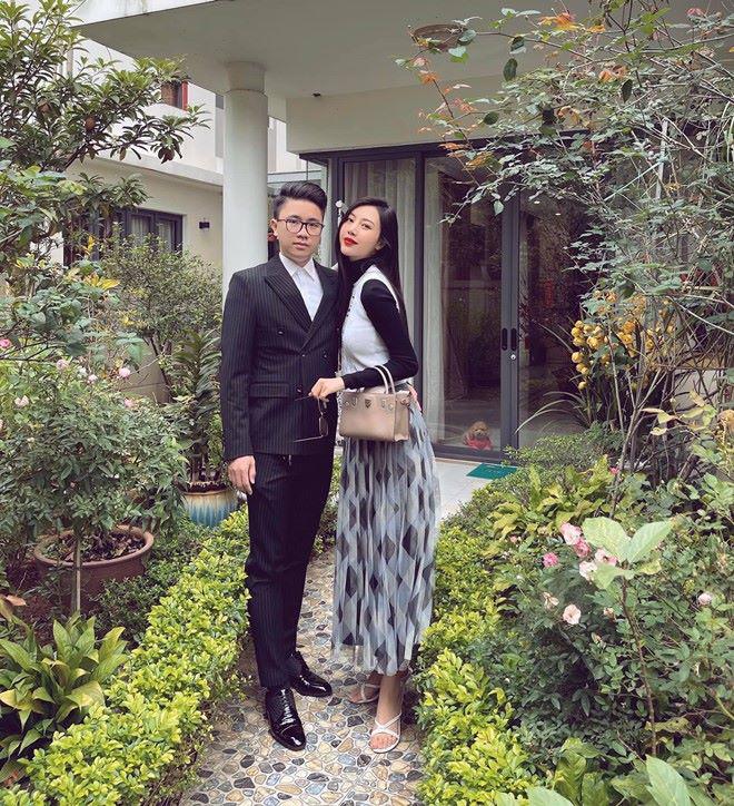 Cựu tiếp viên hàng không má lúm từng lên Người Ấy Là Ai, giờ hạnh phúc bên chồng giám đốc - 6