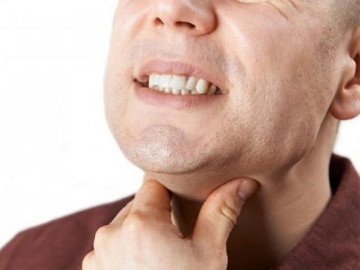 Vợ chê miệng chồng bốc mùi như trứng hỏng mỗi khi ngủ cùng, chồng cầu cứu bác sĩ