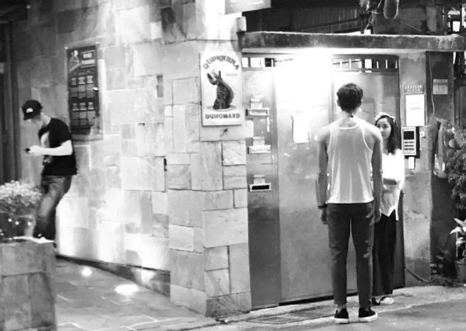 Lãng mạn như Hoắc Kiến Hoa, đeo khẩu trang đến phim trường chờ Lâm Tâm Như - 4