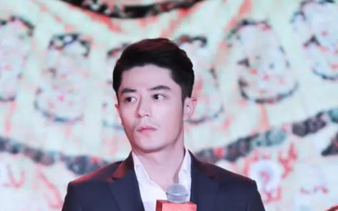 Lãng mạn như Hoắc Kiến Hoa, đeo khẩu trang đến phim trường chờ Lâm Tâm Như - 3