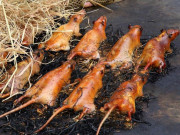 Xem ăn chơi - 5 món ăn là đặc sản thơm ngon của Việt Nam nhưng lại khiến khách Tây khóc thét