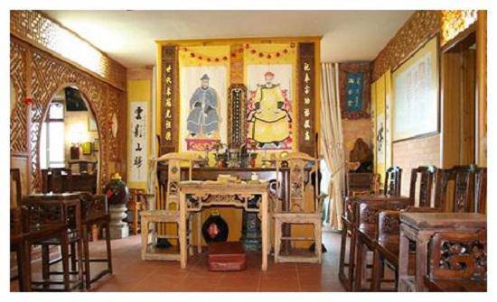 Cháu đời thứ 10 của thân vương nhà Thanh náo loạn ga tàu, đòi đặc quyền của hoàng gia - 3