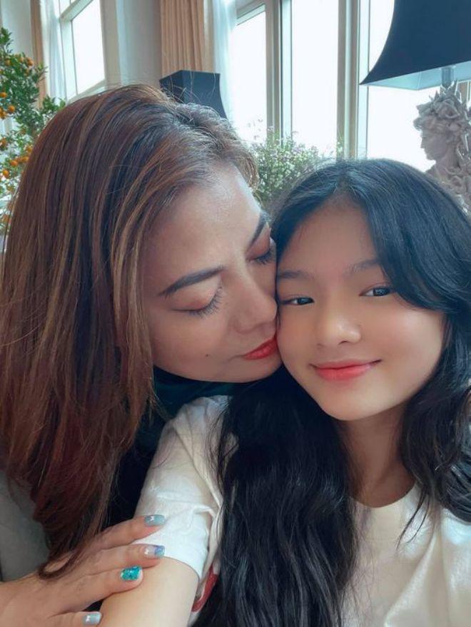 Sao Việt 24h: Xót xa diễn viên Hoàng Lan bị mù một mắt, hoại tử cột sống - 10