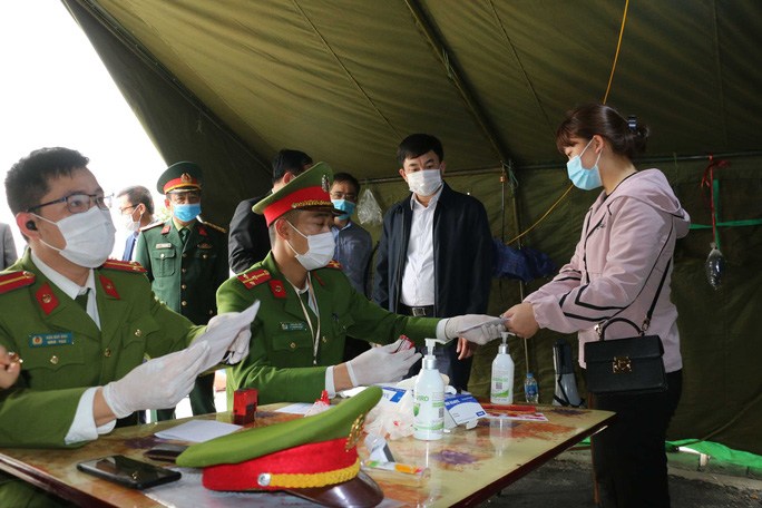 Tin tức 24h: Cô giáo khai báo y tế gian dối bị đề nghị xử lý mức cao nhất - 1