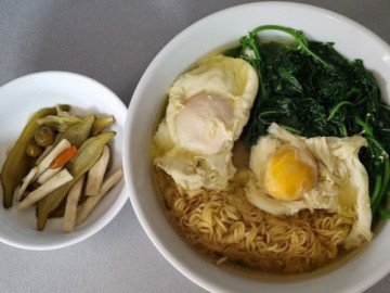 Lạ lùng thứ rau chẳng trồng mà có phải đem nhổ bỏ đi nhưng khi làm món này lại thành thứ gây nghiện