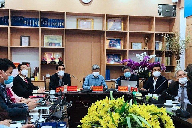 COVID-19 ngày 20/2: Chỉ sau 1 ngày nhập viện, bệnh nhân COVID-19 diễn biến rất nặng, phải thở máy - 1