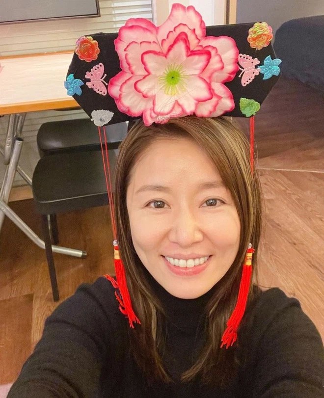 Giữa tin bị chồng đuổi ra khỏi nhà, Lâm Tâm Như đăng ảnh mới không có Hoắc Kiến Hoa - 3