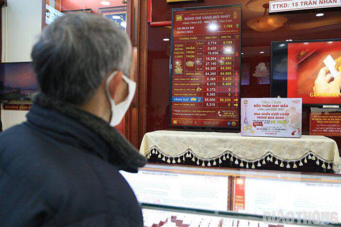 Giá vàng ngày vía Thần Tài 21/2: Chênh lệch quá cao, cẩn trọng khi mua bán - 1