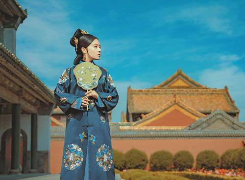 Vị phi tử đẹp như thiên tiên gặp kết thảm vì đi đứng ngang ngược - 3