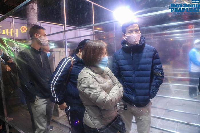 Cảnh tượng amp;#34;kỳ lạ chưa từng cóamp;#34; ở phố vàng Hà Nội trong ngày vía Thần Tài - 2