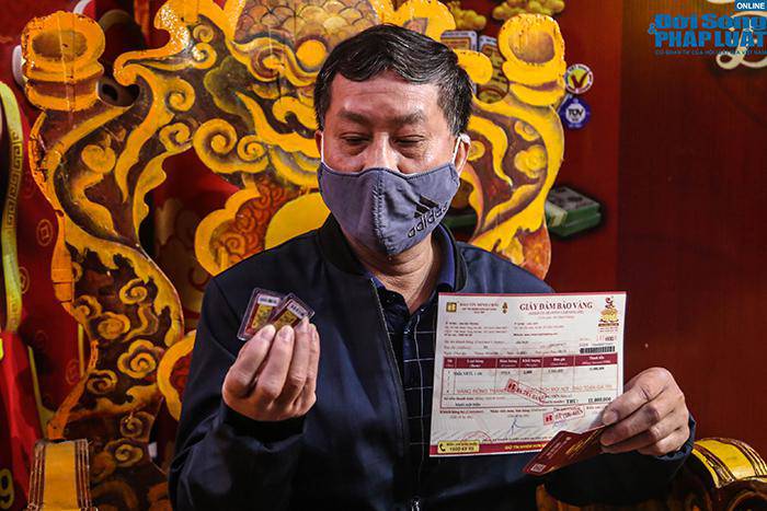 Cảnh tượng amp;#34;kỳ lạ chưa từng cóamp;#34; ở phố vàng Hà Nội trong ngày vía Thần Tài - 7