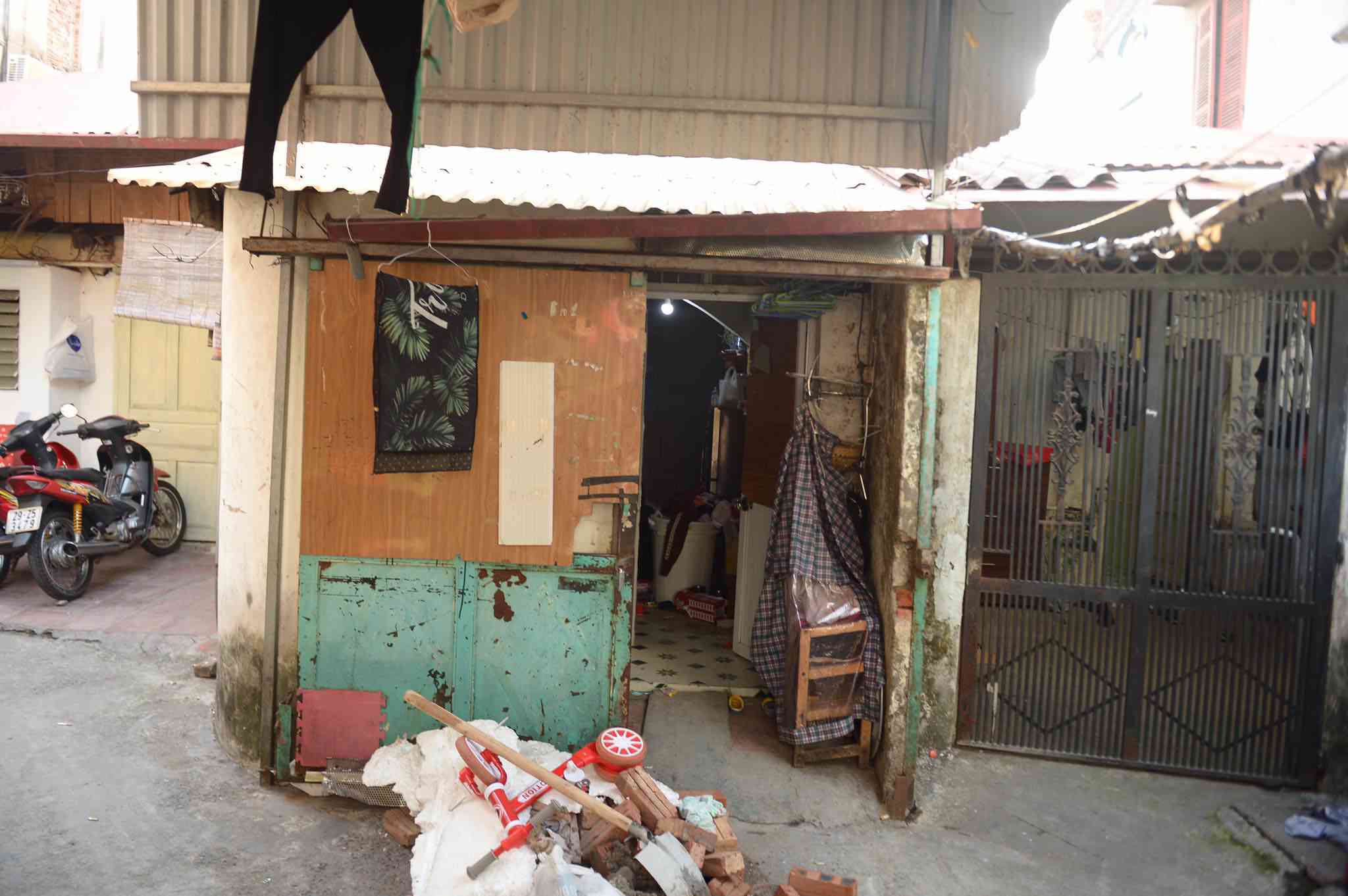 Ngôi nhà của người mẹ bạo hành con gái.