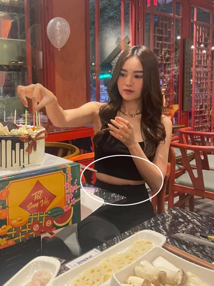 Lan Ngọc cũng bị dính amp;#34;lời nguyền bánh chưngamp;#34; khi vòng eo 54cm có thêm ngấn mỡ - 2