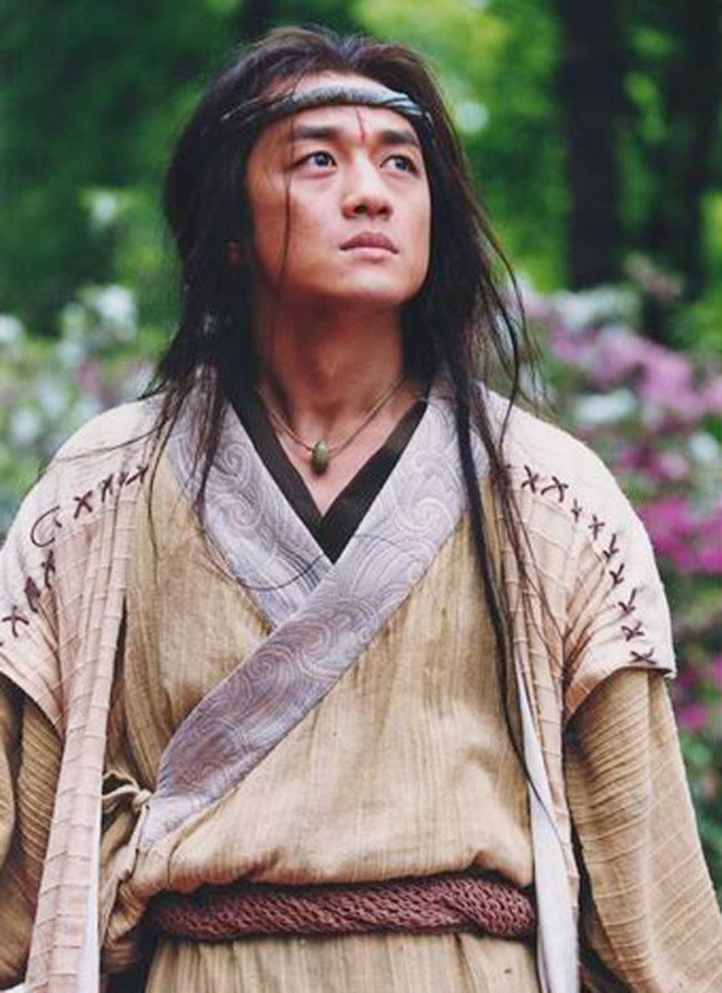 amp;#34;Lệnh Hồ Xungamp;#34; Lý Á Bằng: Đi chúc Tết cùng bạn gái trẻ, xấp xỉ tuổi bố vợ tương lai - 9