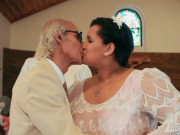 Tin tức - Cô dâu 29 tuổi kết hôn với chú rể 80 tuổi, mẹ kế kém con chồng tới 30 tuổi