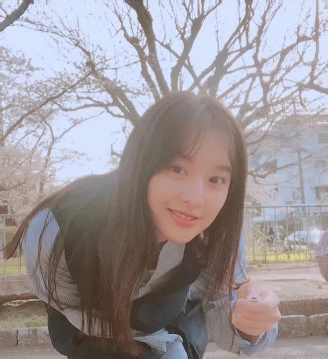 amp;#34;Người tìnhamp;#34; của Song Joong Ki: Khoe ảnh cũ mờ nhạt, nhìn nhan sắc ai cũng bất ngờ - 2