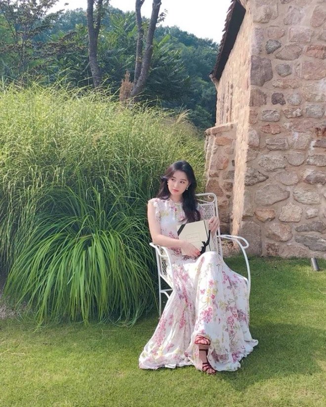 amp;#34;Người tìnhamp;#34; của Song Joong Ki: Khoe ảnh cũ mờ nhạt, nhìn nhan sắc ai cũng bất ngờ - 3