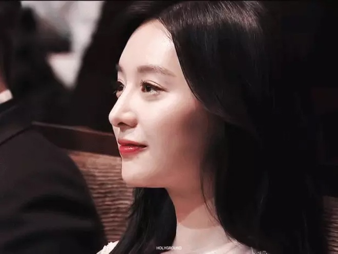 amp;#34;Người tìnhamp;#34; của Song Joong Ki: Khoe ảnh cũ mờ nhạt, nhìn nhan sắc ai cũng bất ngờ - 5