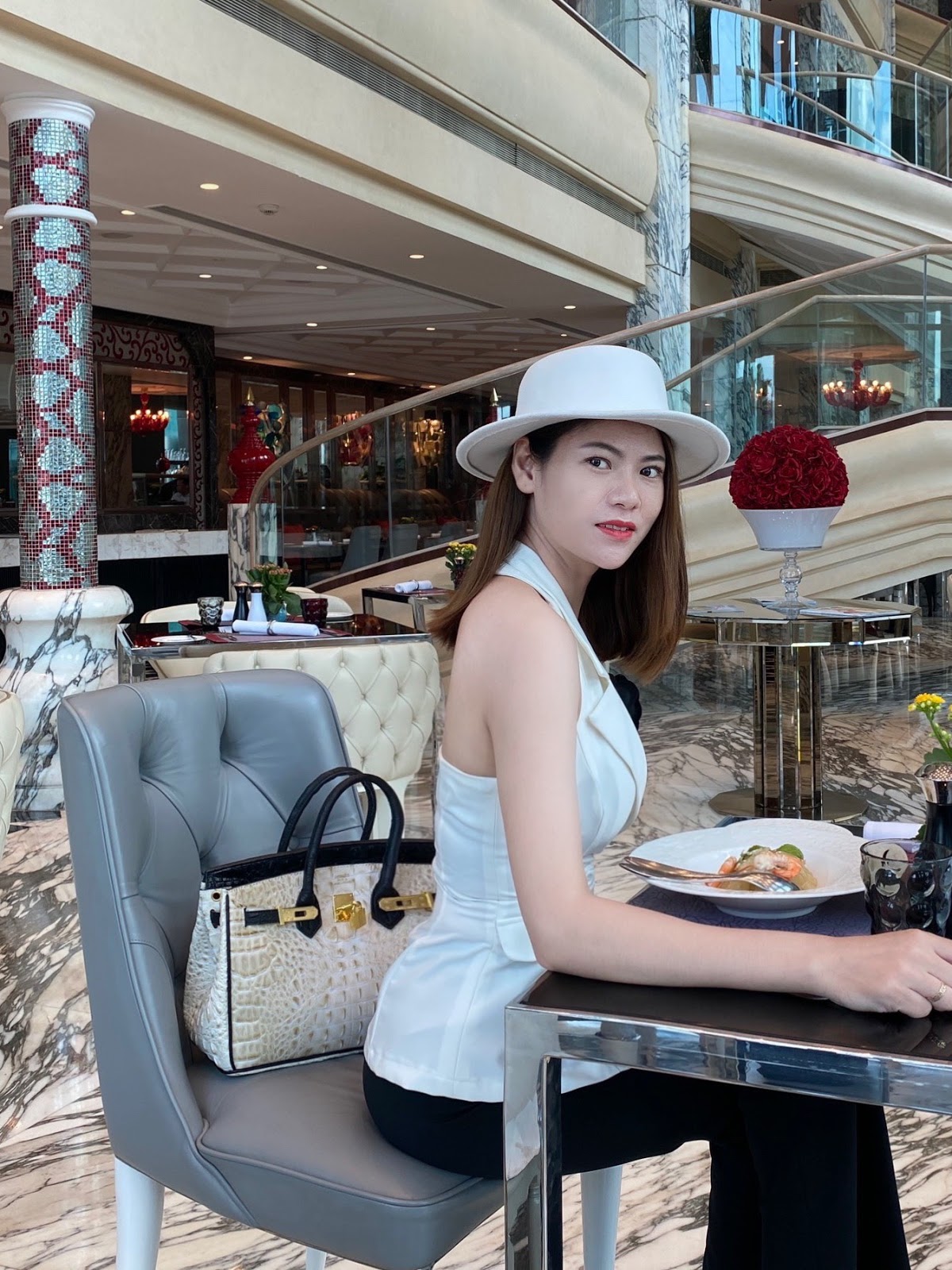 amp;#34;Hạnh phúc - xinh đẹp - tự chủamp;#34; là thông điệp kênh Tik Tok của Hoài Vân - 3