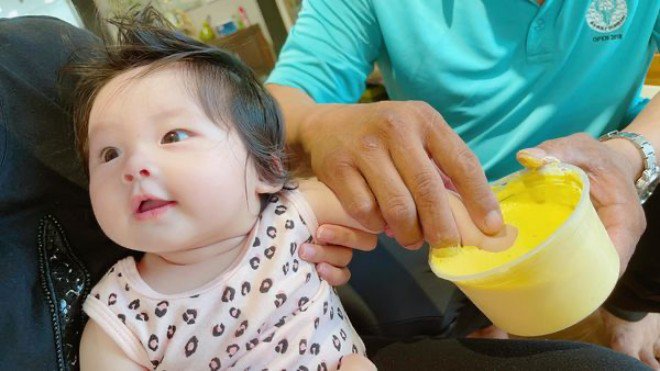 Sao Việt 24h: Hồ Ngọc Hà đẹp amp;#34;mướt mắtamp;#34; bên chồng con, dàn sao tấp nập vào khen - 8