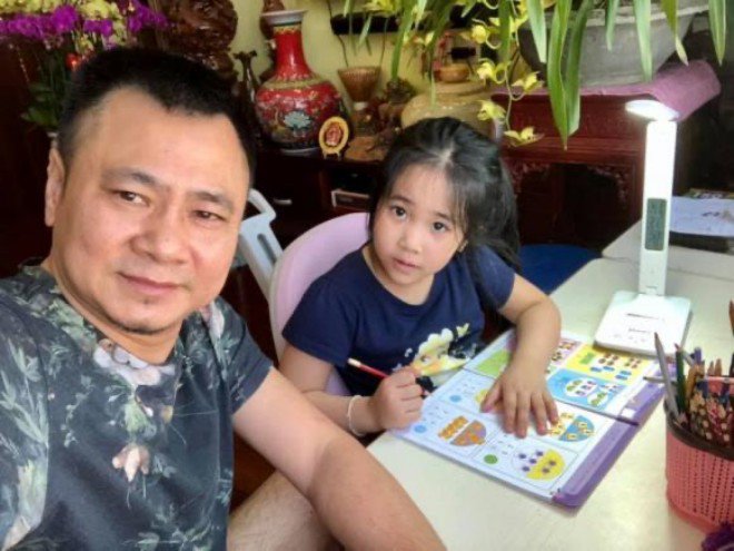 Sao Việt 24h: Hồ Ngọc Hà đẹp amp;#34;mướt mắtamp;#34; bên chồng con, dàn sao tấp nập vào khen - 11