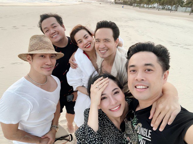 Sao Việt 24h: Hồ Ngọc Hà đẹp amp;#34;mướt mắtamp;#34; bên chồng con, dàn sao tấp nập vào khen - 5