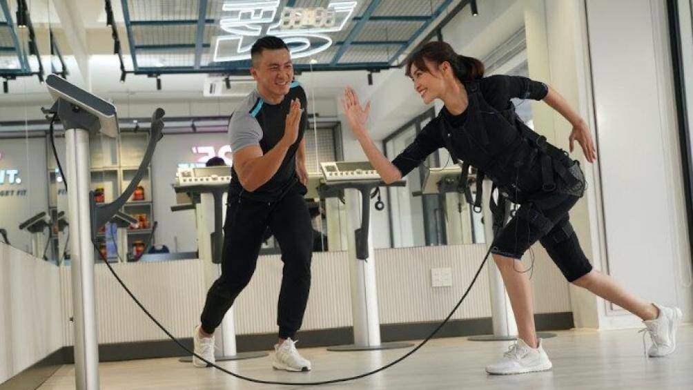 Lan Ngọc cũng bị dính amp;#34;lời nguyền bánh chưngamp;#34; khi vòng eo 54cm có thêm ngấn mỡ - 7