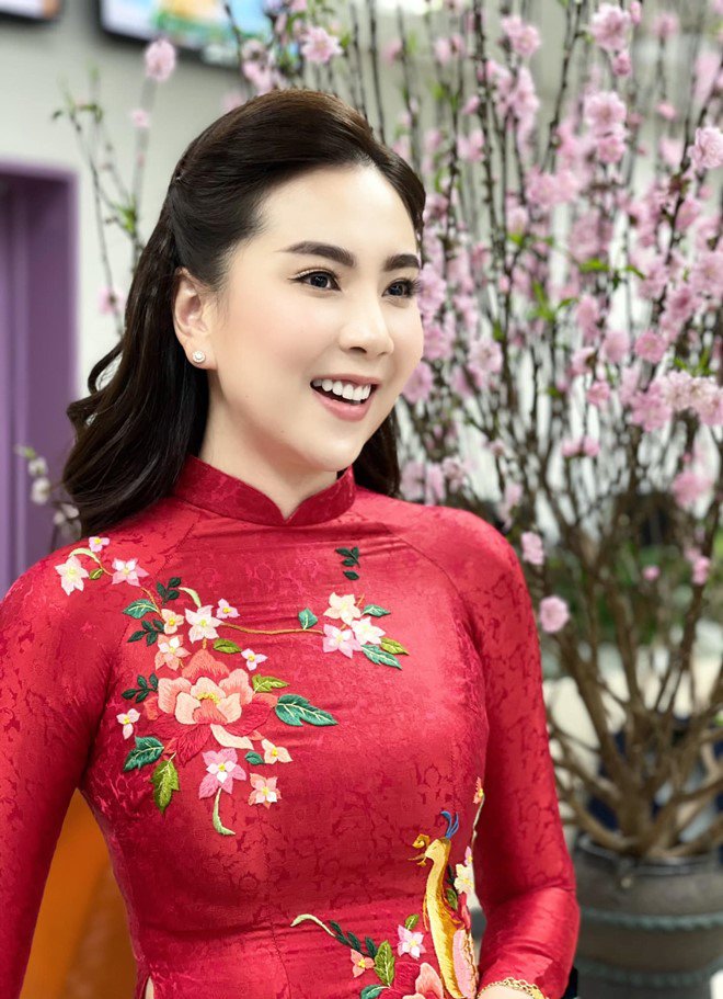 MC VTV sau Tết: Hoài Anh - Mai Ngọc rực rỡ ở đài, Minh Hà khoe dáng amp;#34;nuộtamp;#34; bên biển - 4
