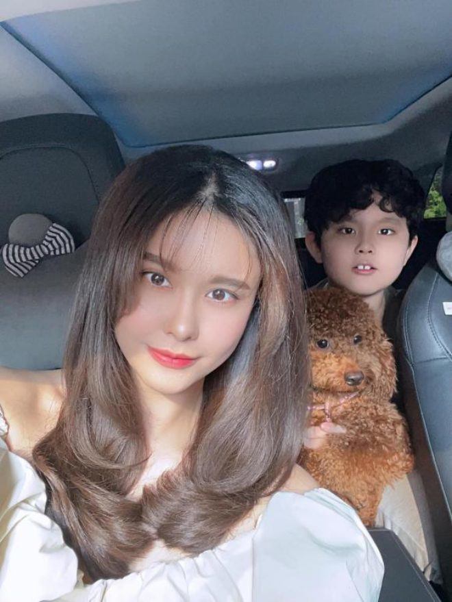 Sao Việt 24h: Ưng Hoàng Phúc tung clip vợ qua camera thường, nhan sắc mẹ 3 con gây trầm trồ - 11