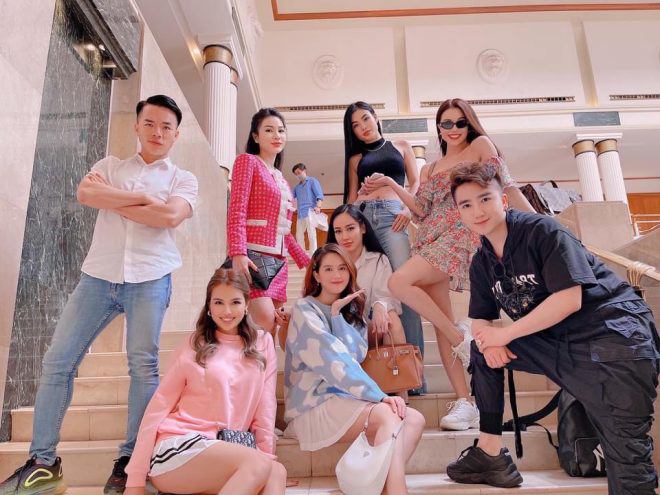 Sao Việt 24h: Ưng Hoàng Phúc tung clip vợ qua camera thường, nhan sắc mẹ 3 con gây trầm trồ - 17