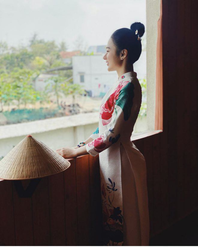 Sao Việt 24h: Ưng Hoàng Phúc tung clip vợ qua camera thường, nhan sắc mẹ 3 con gây trầm trồ - 18