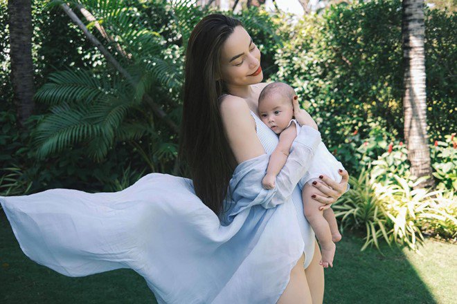 Sao Việt 24h: Hồ Ngọc Hà đẹp amp;#34;mướt mắtamp;#34; bên chồng con, dàn sao tấp nập vào khen - 4